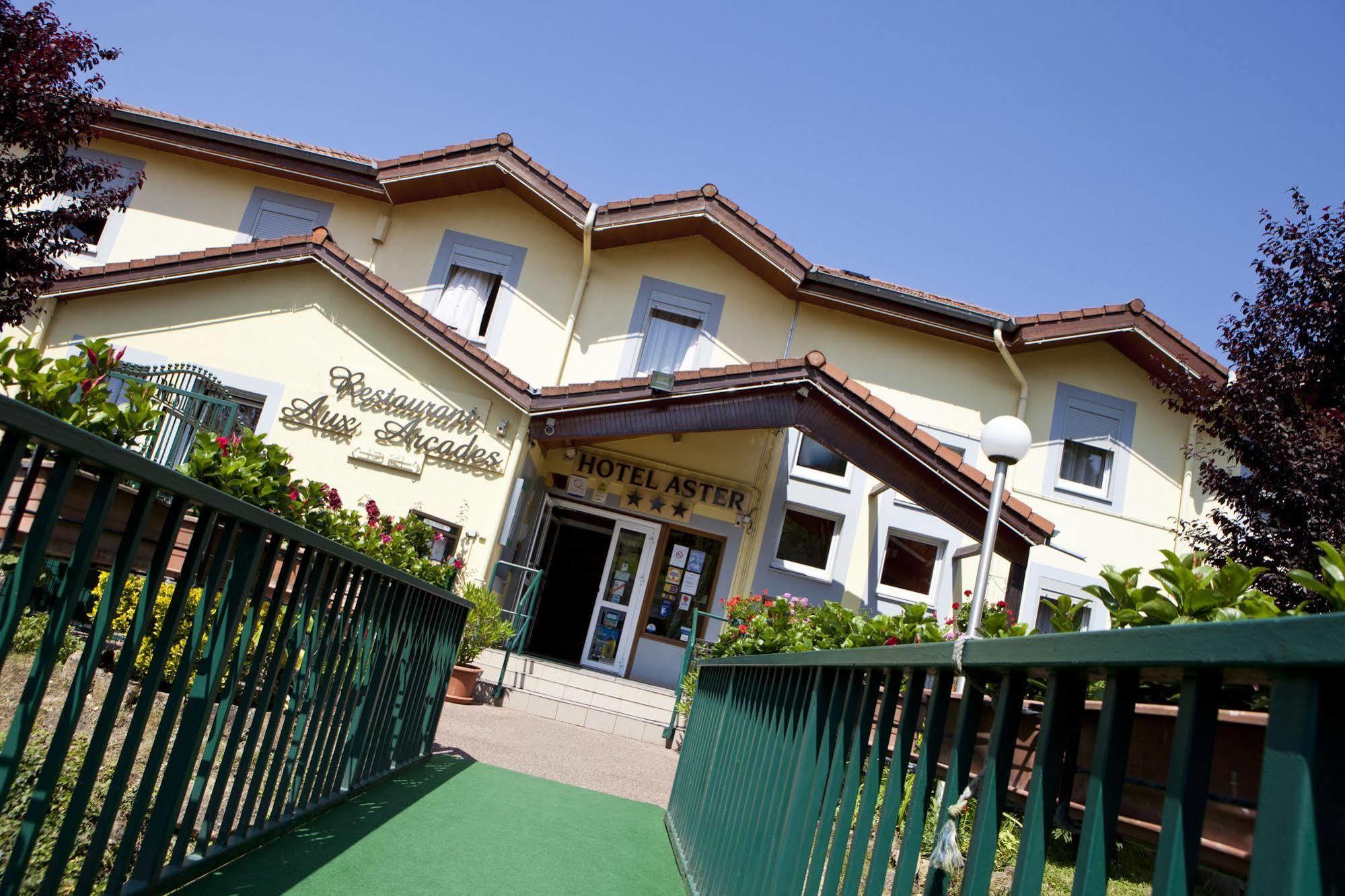 Hotel Aster Restaurant Aux Arcades Брие Экстерьер фото