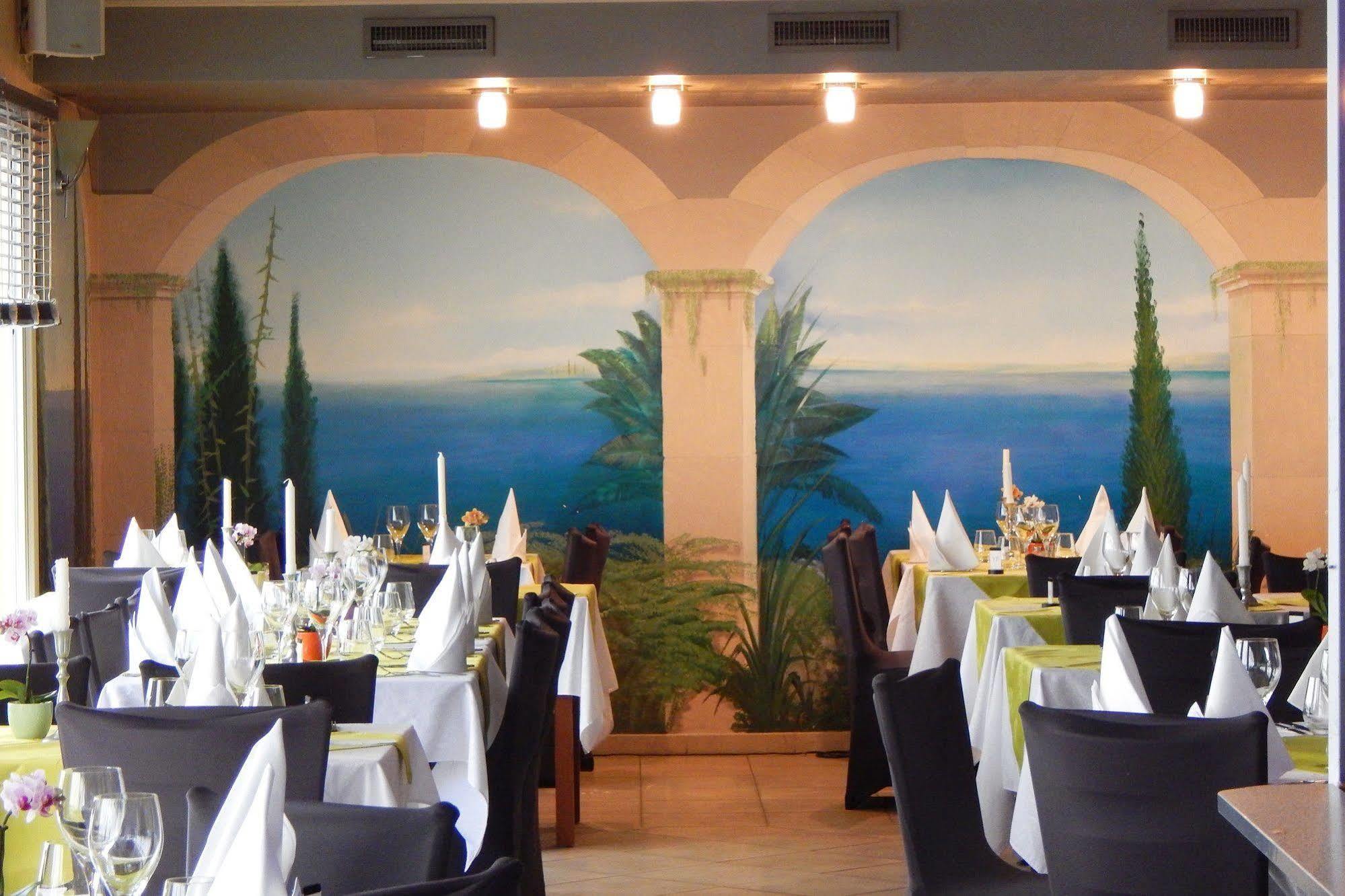 Hotel Aster Restaurant Aux Arcades Брие Экстерьер фото